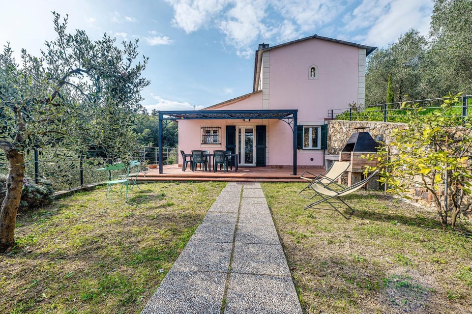 Property building, Spring, Day, Garden, Garden view