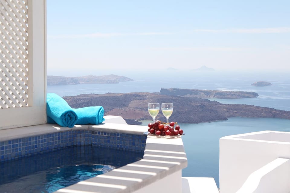 Hot Tub, Balcony/Terrace, Landmark view, Sea view