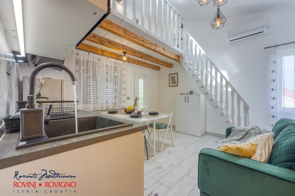 Kitchen or kitchenette, Living room, Photo of the whole room, Seating area, Dining area, air conditioner