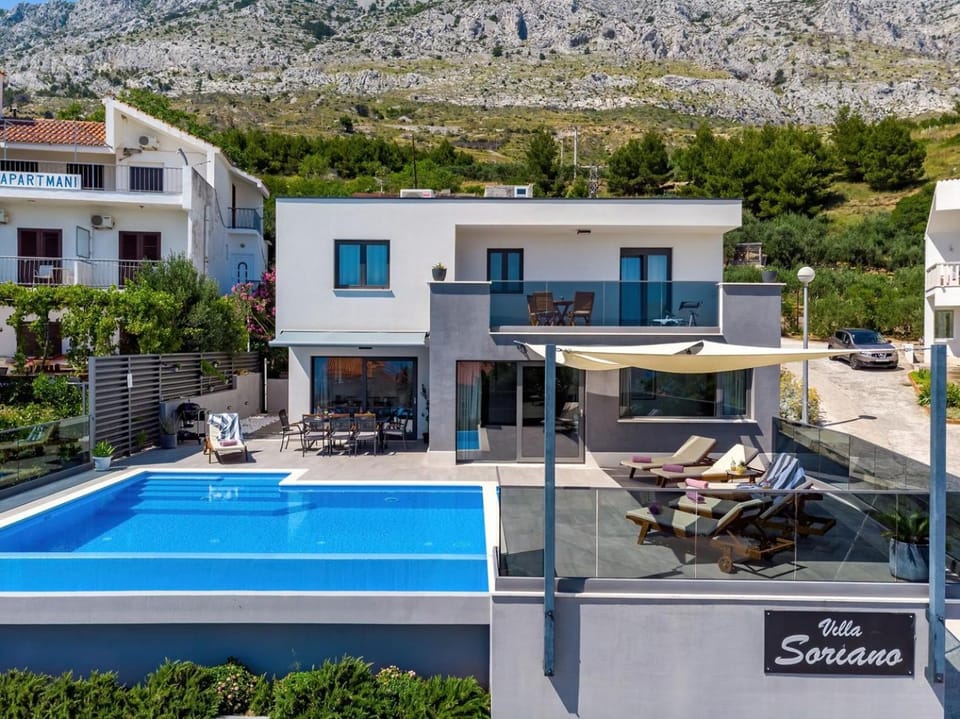 Property building, Mountain view, Sea view, Swimming pool, air conditioner