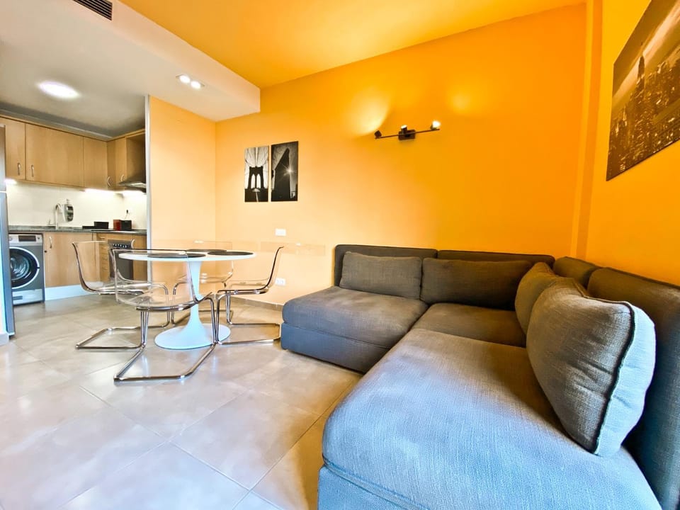 Kitchen or kitchenette, Seating area, Dining area