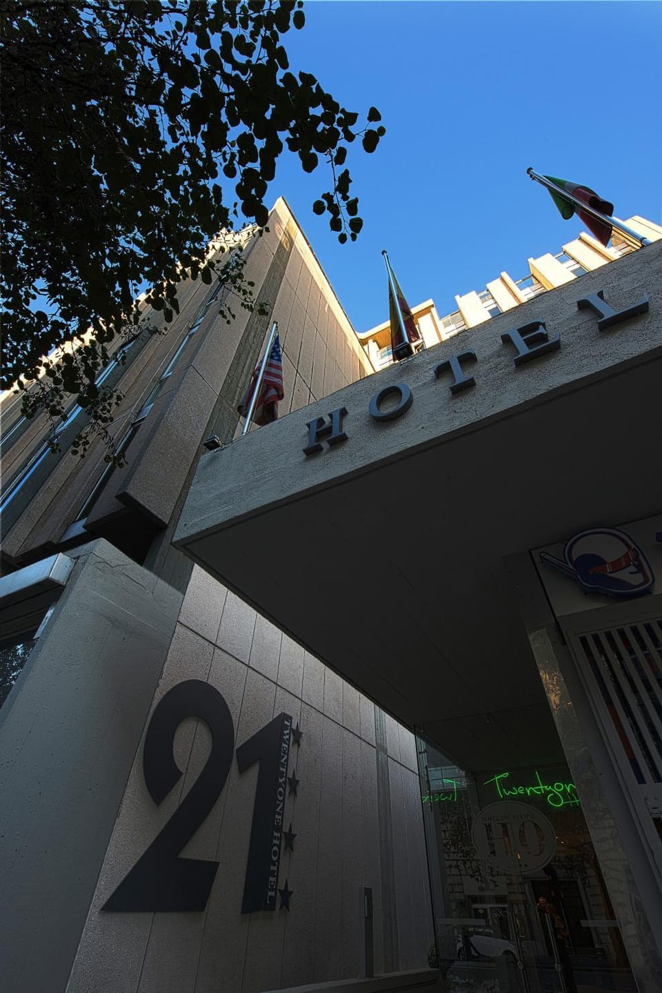 Facade/entrance