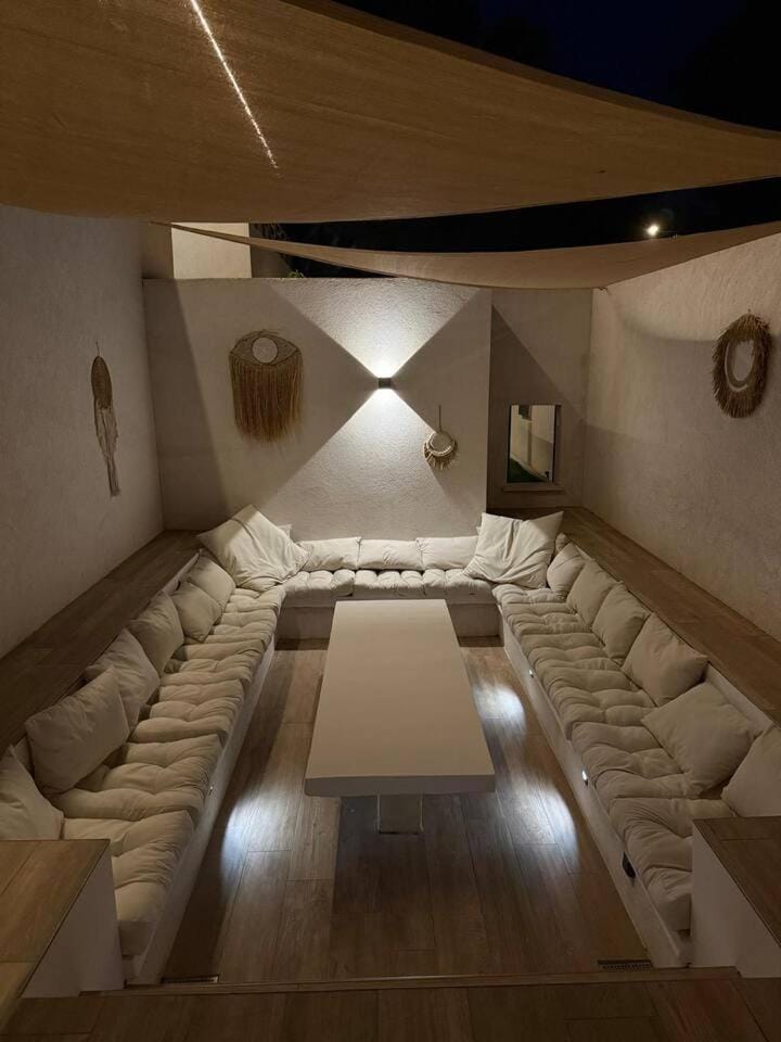 Cassis Lodges House in Cassis