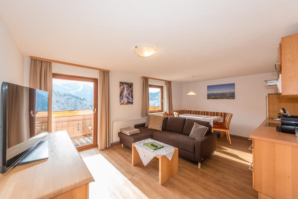 Living room, Photo of the whole room, Seating area, Mountain view