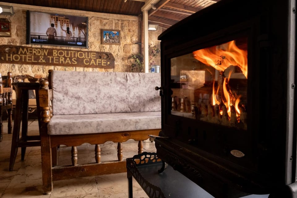 Property building, Restaurant/places to eat, Breakfast