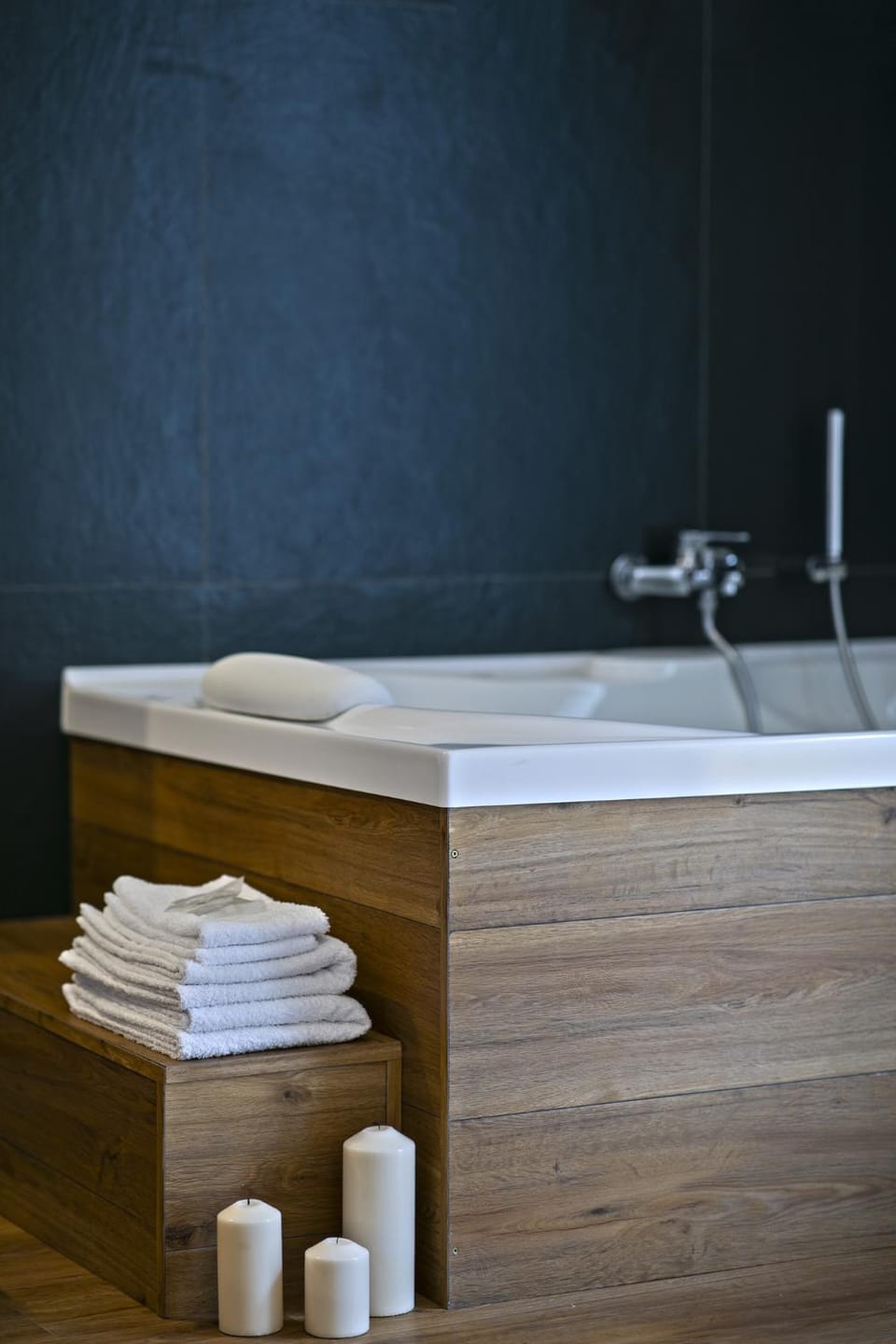 Hot Tub, Bathroom, Decorative detail
