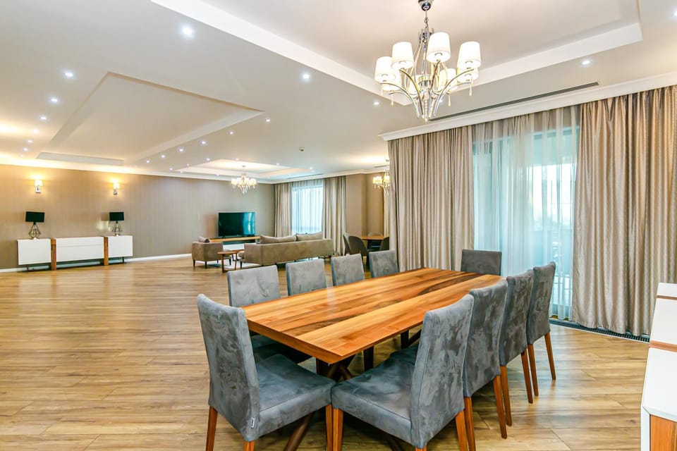 Living room, Dining area