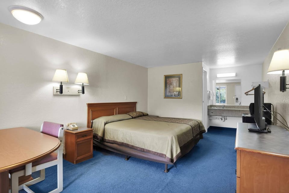 Knights Inn Jacksonville at Dix Ellis Trail Hotel in Jacksonville