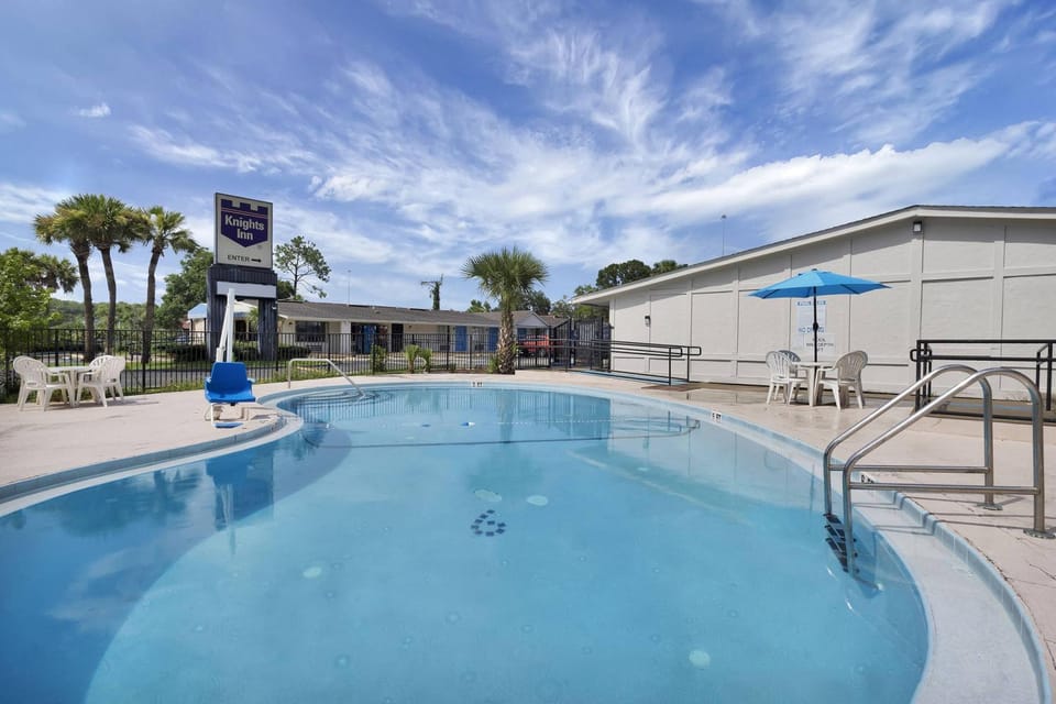 Swimming pool, Swimming pool, sunbed