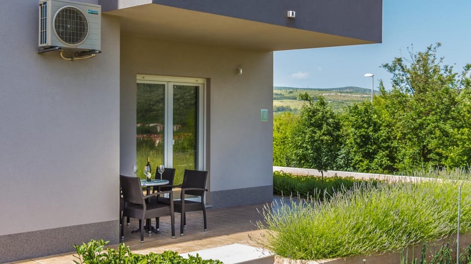 Patio, Balcony/Terrace