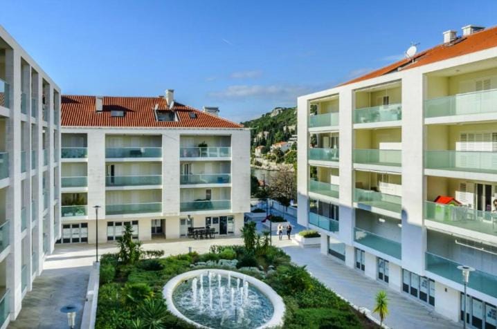 Property building, Facade/entrance, Day, Summer, On site, Garden view, Sea view