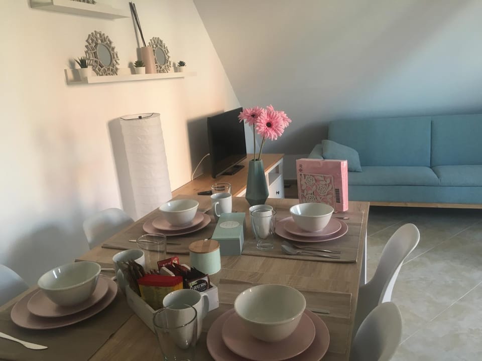 Living room, Dining area