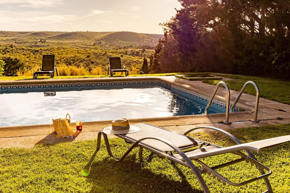 Day, Natural landscape, Pool view, Swimming pool, Swimming pool, sunbed