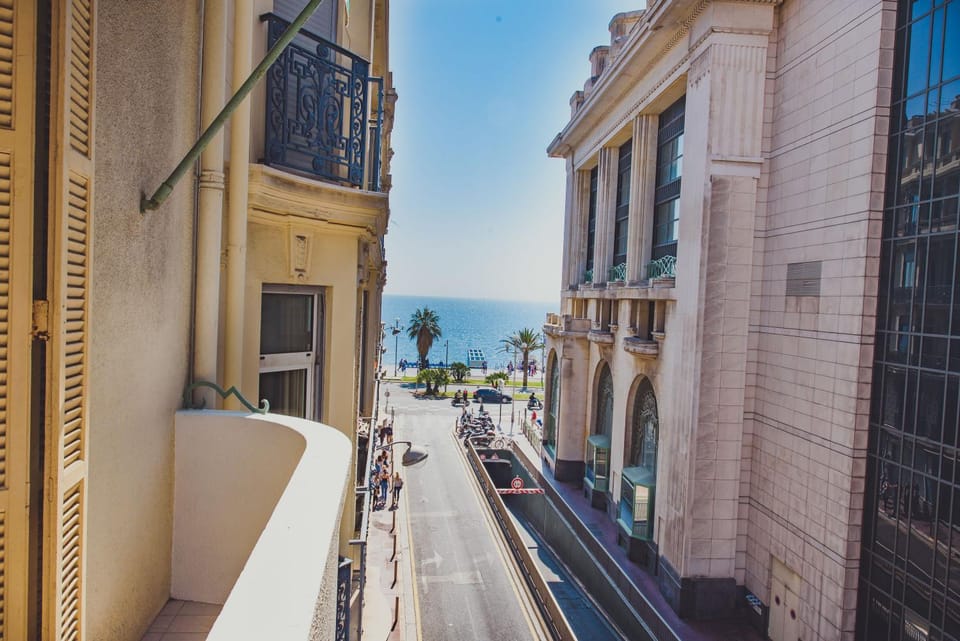 Balcony/Terrace, Beach, Landmark view, Sea view, Street view