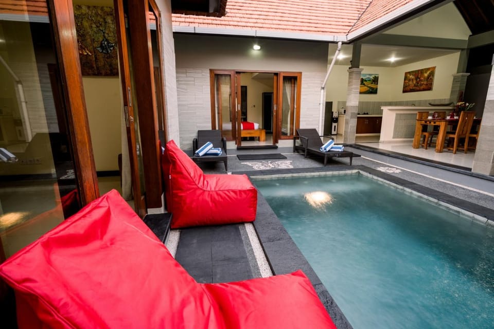 Property building, Communal lounge/ TV room, Activities, Activities, Bathroom, TV and multimedia, Balcony/Terrace, Kitchen or kitchenette, Photo of the whole room, Decorative detail, Decorative detail, Dining area, Bedroom, Pool view, Pool view, Area and facilities, Swimming pool, Swimming pool, Location