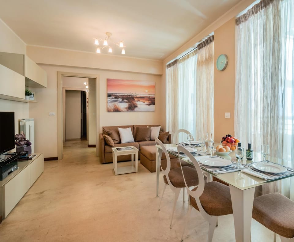 TV and multimedia, Living room, Dining area