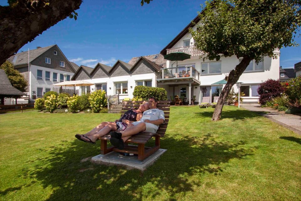 Property building, Garden, Guests