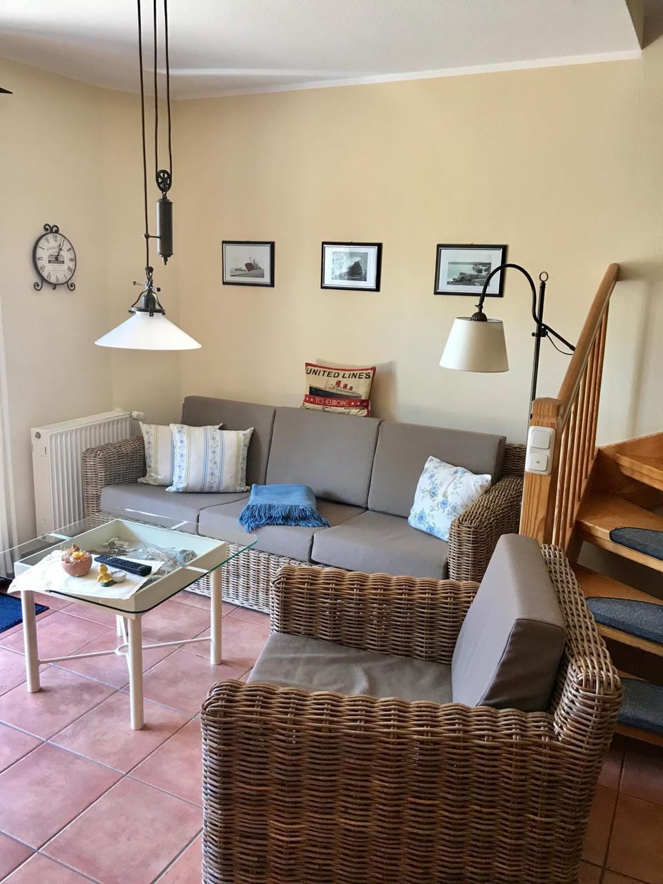 Living room, Seating area