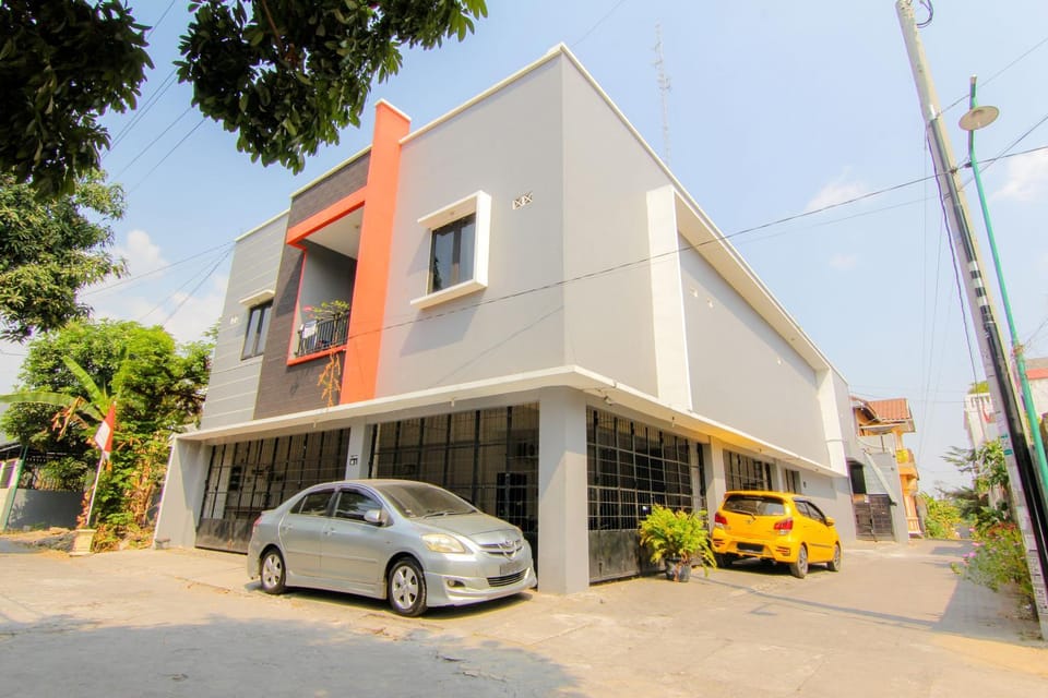 Property building, Facade/entrance