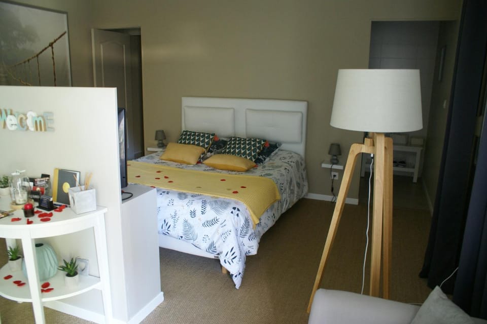Magnifique Suite avec Jacuzzi privatif Bed and Breakfast in Normandy