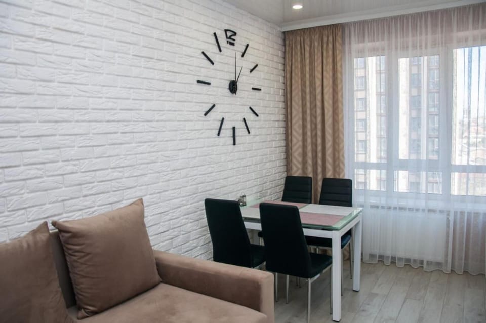 СУЧАСНА НОВА КВАРТИРА Apartment in Ukraine
