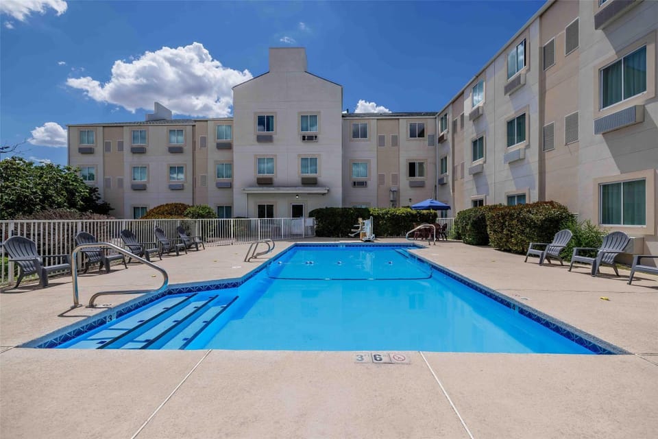 Pool view, Swimming pool