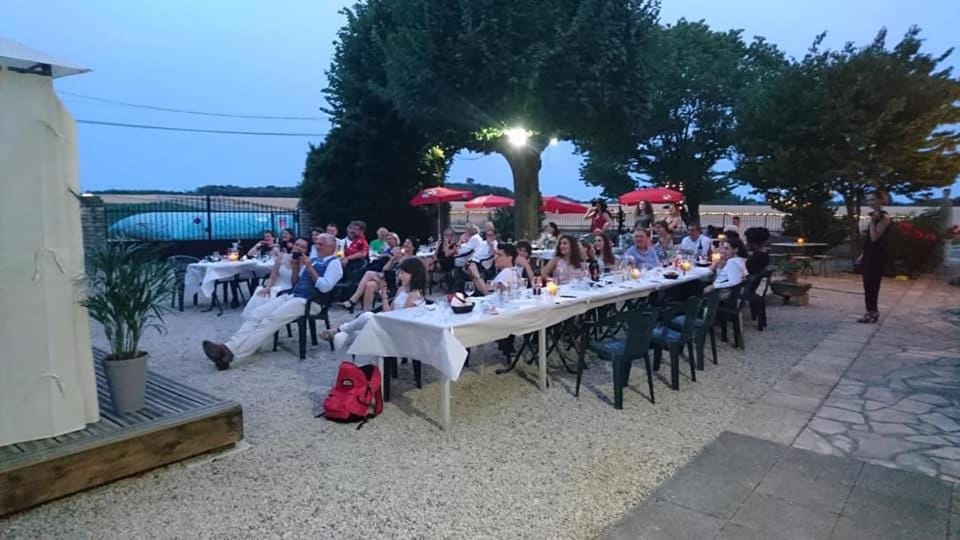 AUBERGE DU NOYER Bed and Breakfast in Nouvelle-Aquitaine