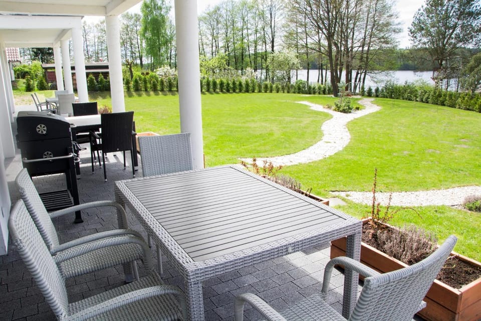 Garden, Seating area, Garden view