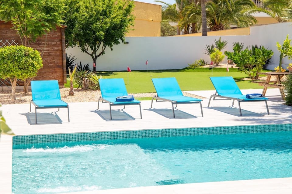 Swimming pool, Swimming pool