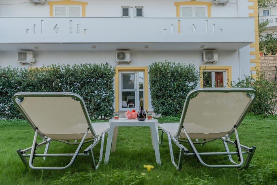 Facade/entrance, Garden