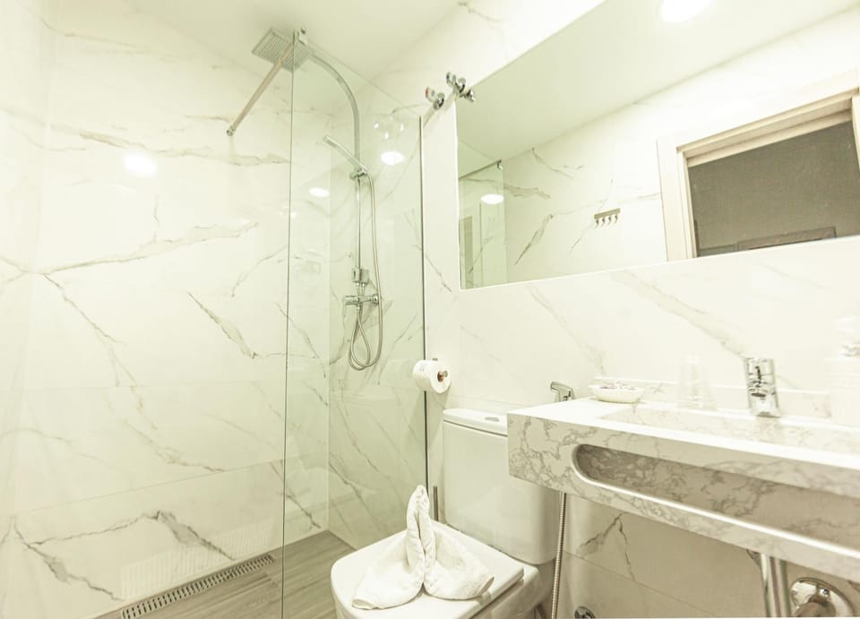 Shower, Toilet, Bathroom