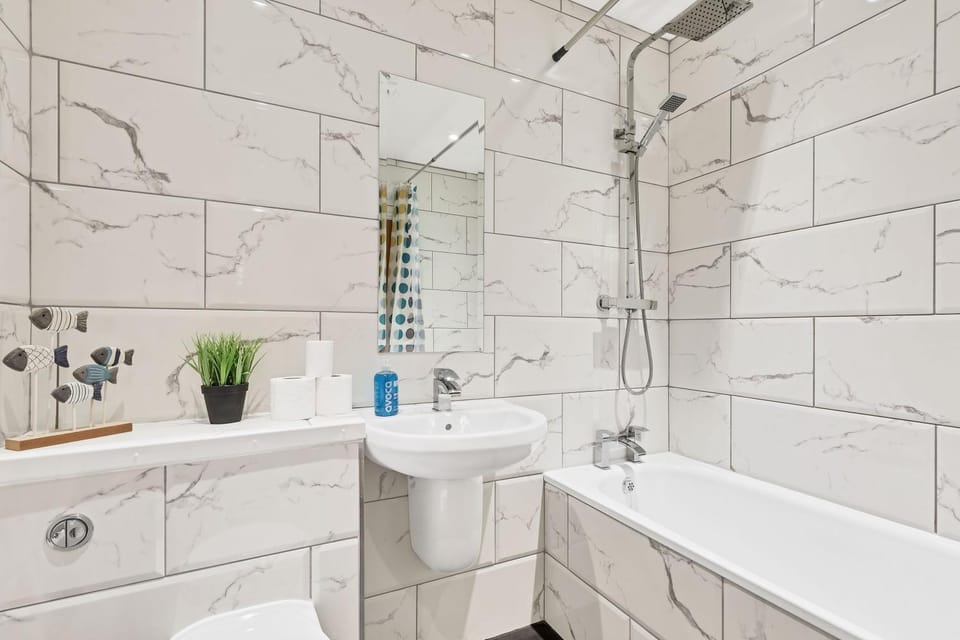 Shower, Bathroom, Bath, towels