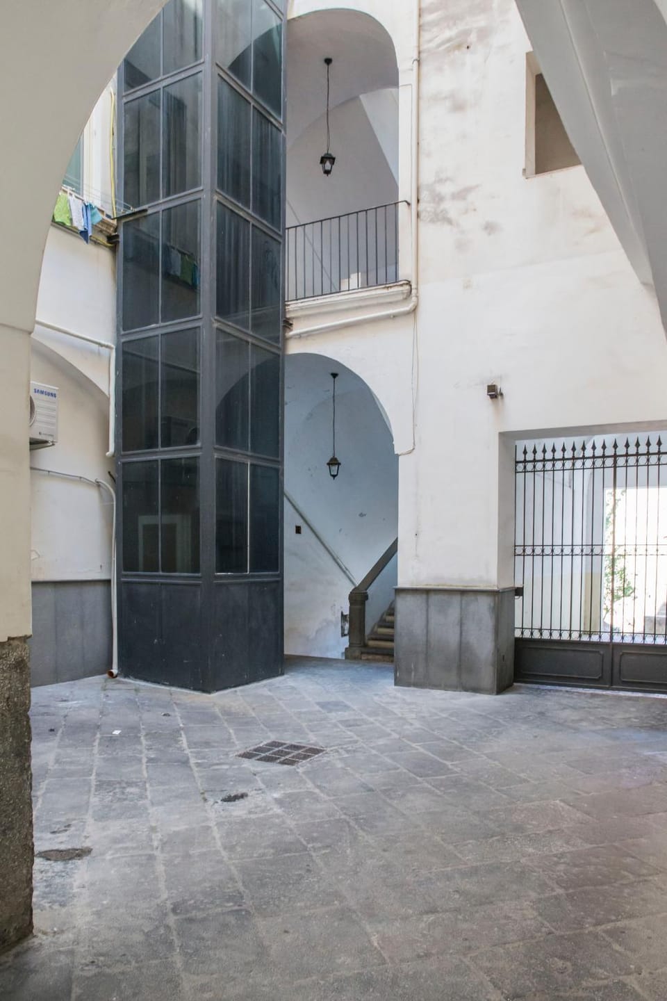 Facade/entrance