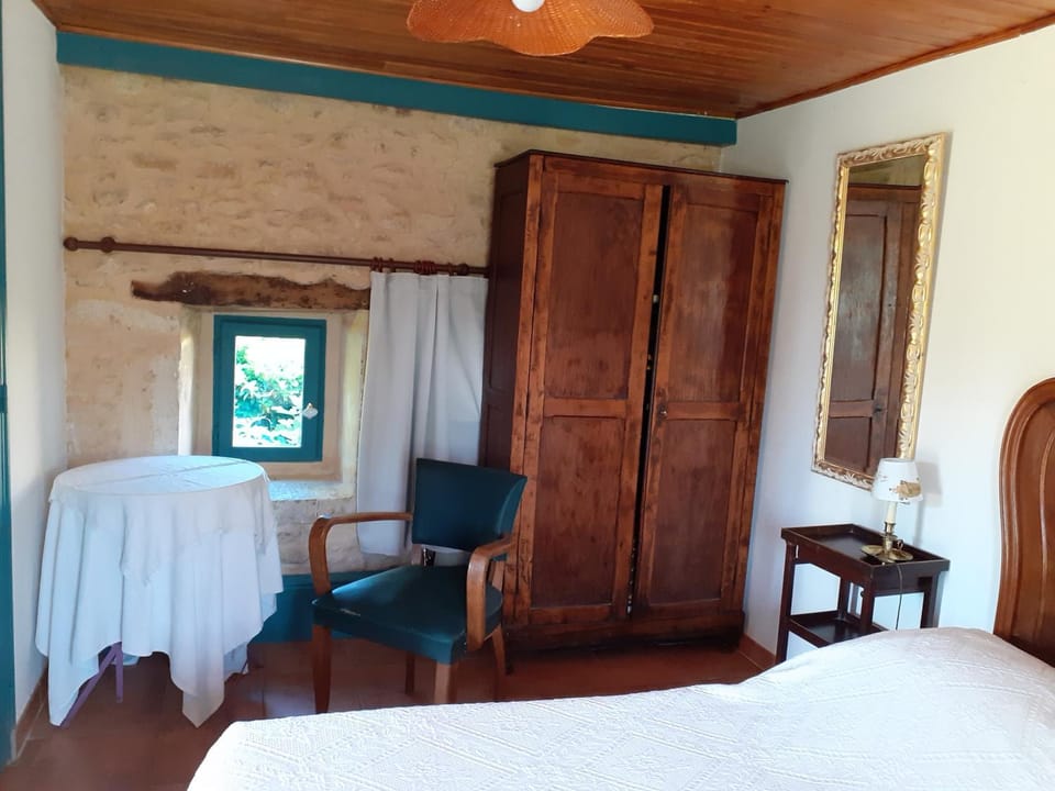 CHAMBRES d'HOTES LE ROUSSEL Bed and Breakfast in Occitanie