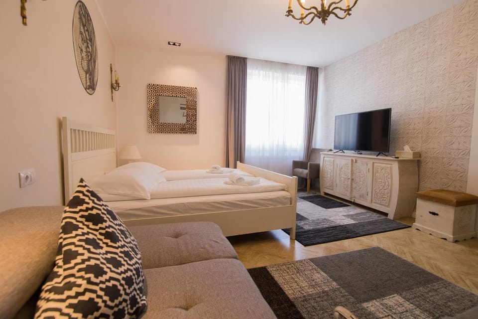 Bed, Photo of the whole room, Decorative detail