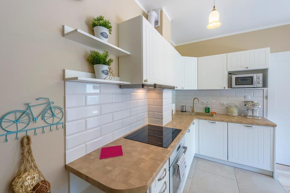 Kitchen or kitchenette, dishwasher, pet friendly, stove