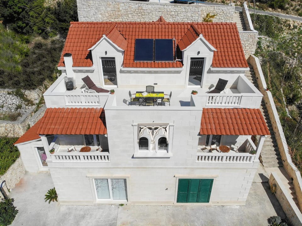 Property building, Day, Bird's eye view