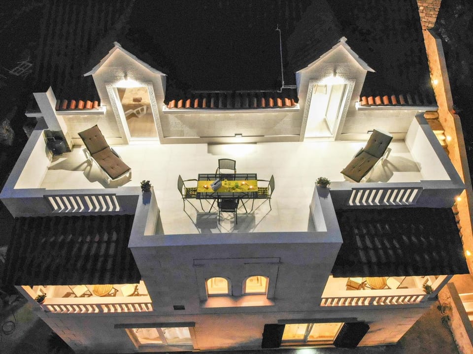 Night, View (from property/room), Balcony/Terrace
