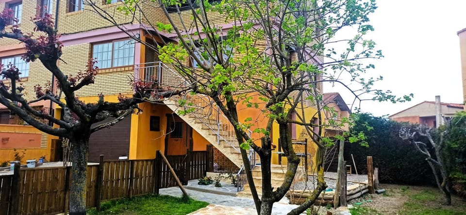 Facade/entrance, Garden, Garden, Balcony/Terrace, Garden view