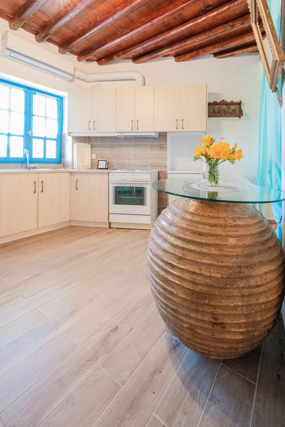 Alexandra House House in Milos