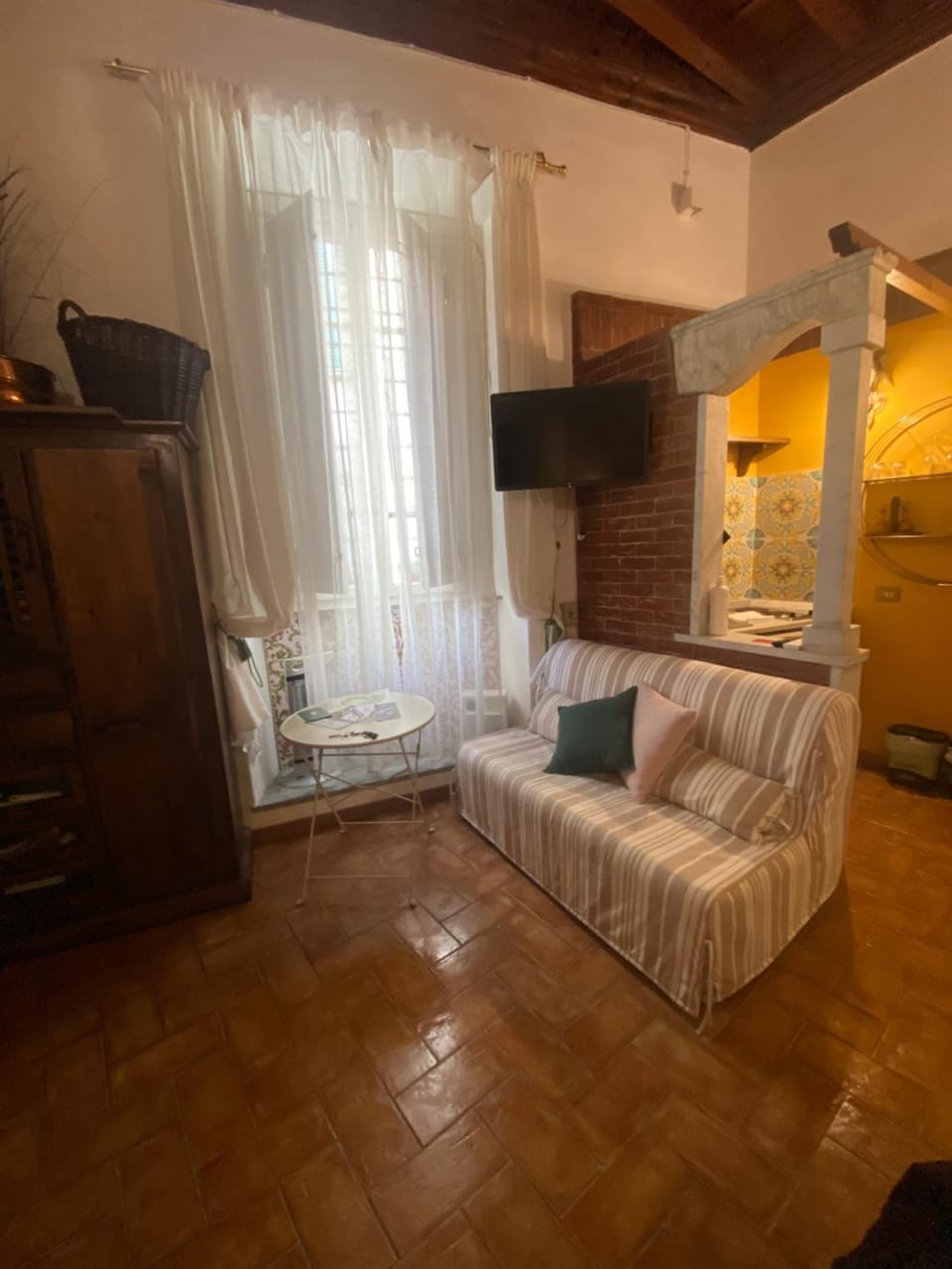 TV and multimedia, Living room, Seating area