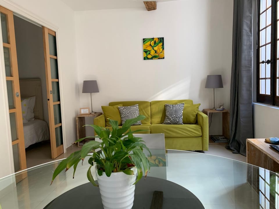 La Maison du Courtil, Citron-Caramel Apartment in Provence-Alpes-Côte d'Azur
