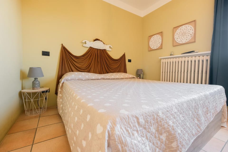 Bed, People, Bedroom