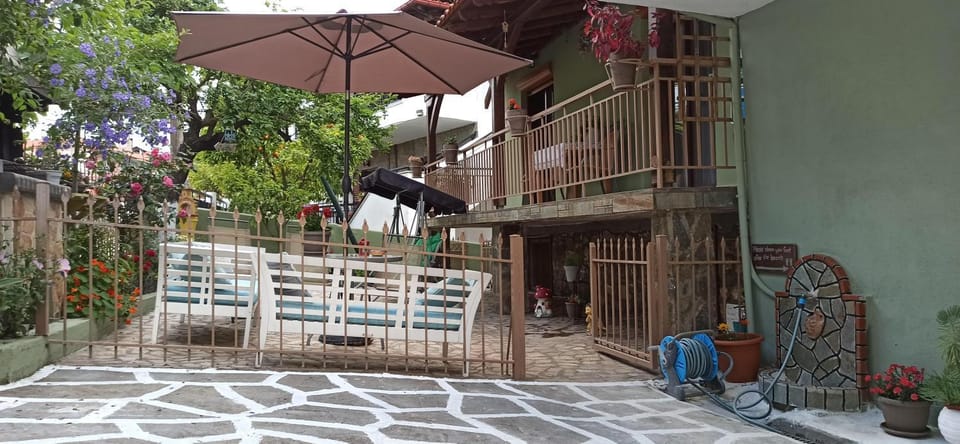 Inner courtyard view