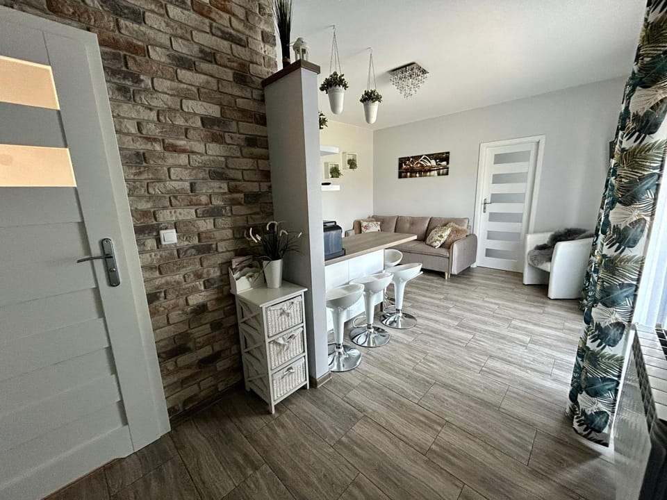 Kitchen or kitchenette, Seating area, Dining area