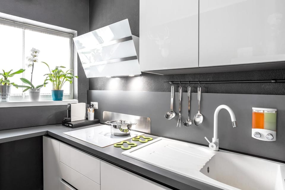 Coffee/tea facilities, Kitchen or kitchenette, Dining area