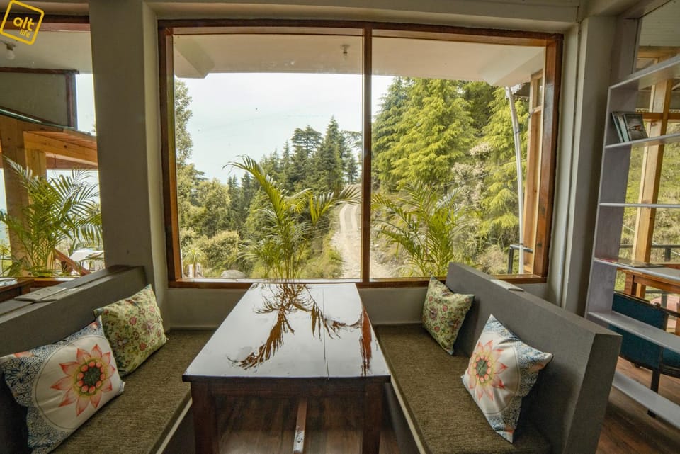Alt Life Stays - Dharamkot Mcleodganj Hostel in Punjab, India