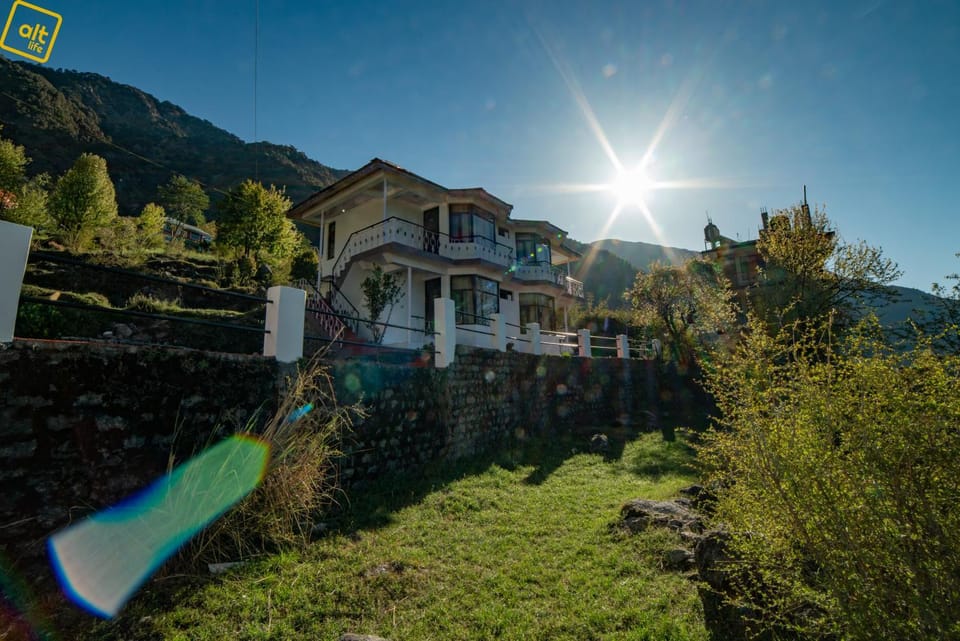 Balcony/Terrace, Garden view, Mountain view