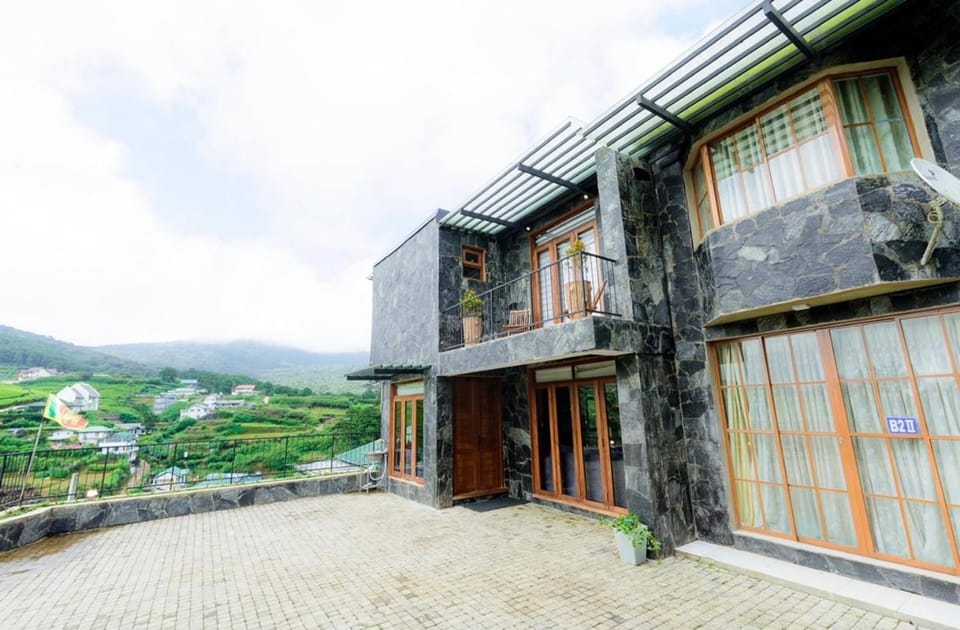 HummingBird Hill Cottage Villa in Central Province