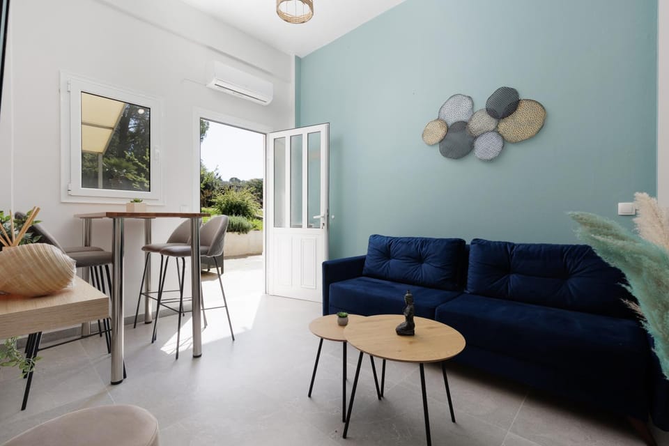 Facade/entrance, Living room